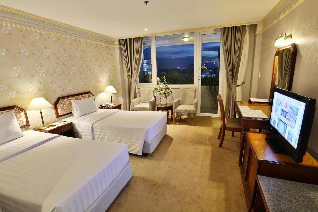 Lotus Saigon Hotel Хошимин Экстерьер фото