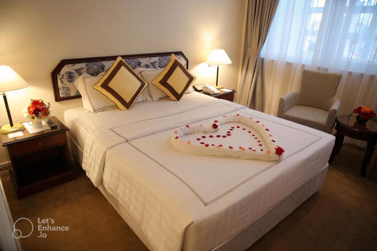 Lotus Saigon Hotel Хошимин Экстерьер фото
